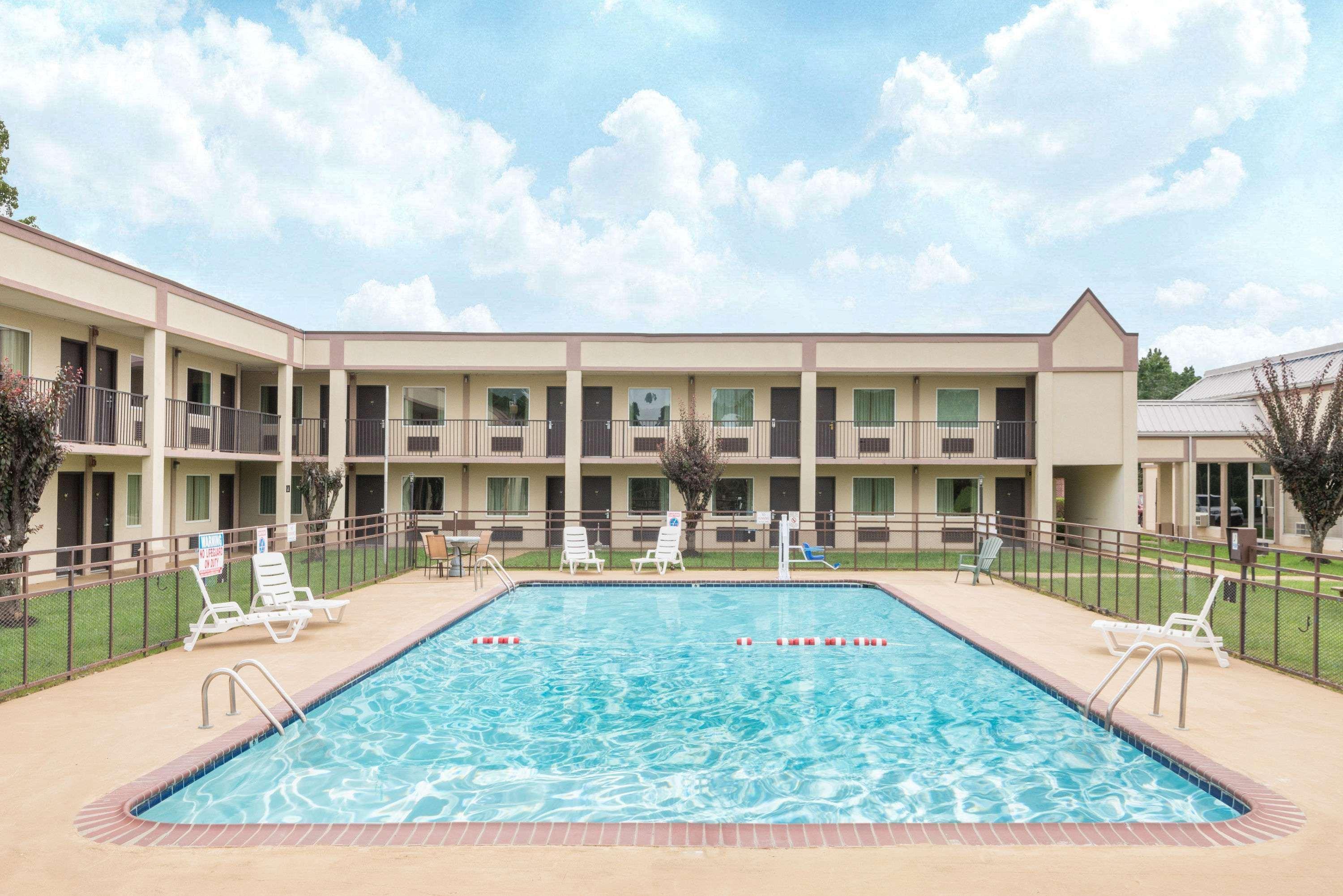 Super 8 By Wyndham Williamsburg Motel Exterior foto